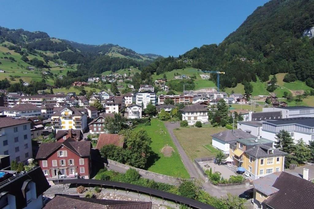 Schoene Ruhige Mit Sicht Auf Den Innenpark Appartement